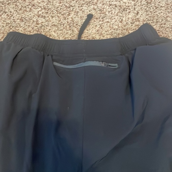 BALEAF Athletic shorts Black Men size large with pockets and in back running - Picture 4 of 4